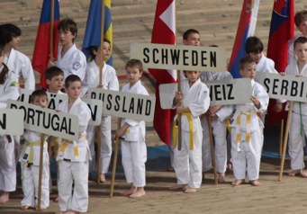 Fahnenkinder_bei_der_Judo-EM